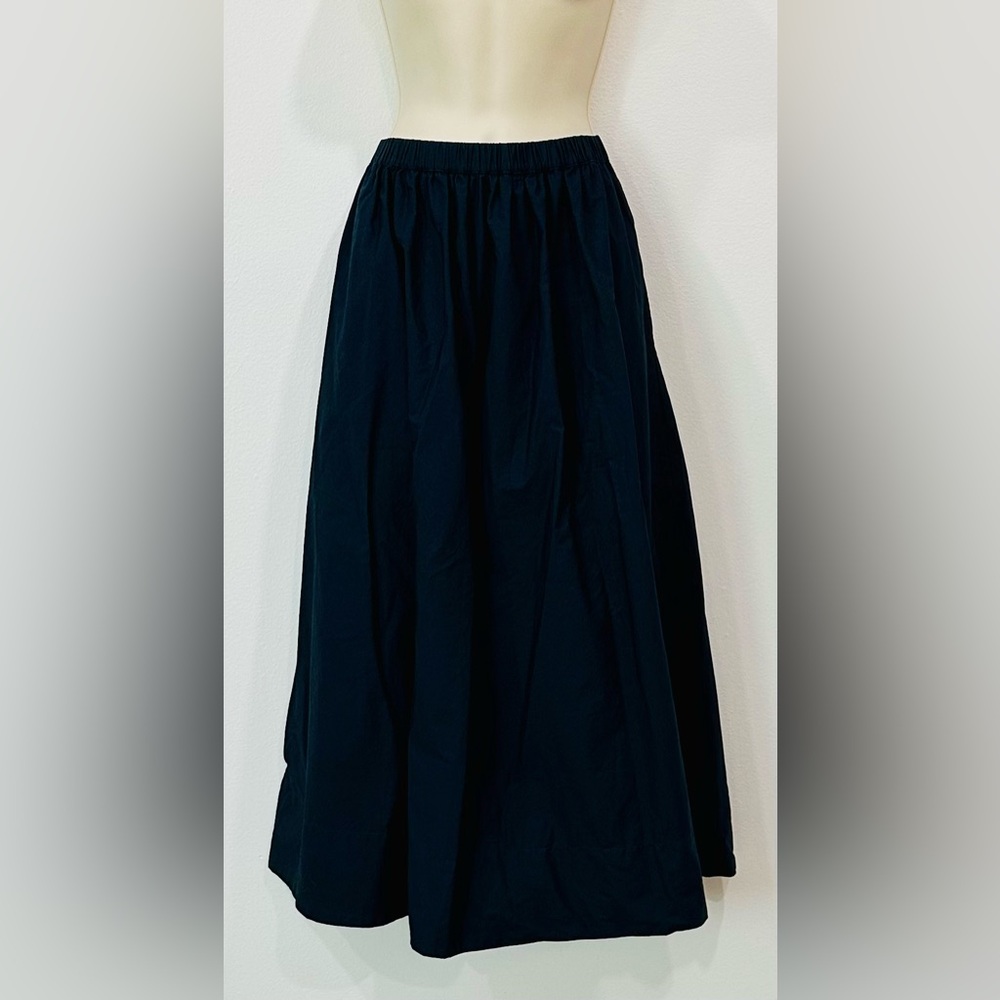 Like New! Aritzia Luminary Poplin Skirt